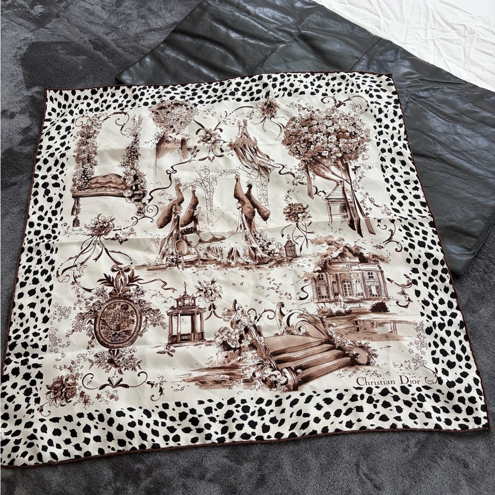 Christian Dior Elegant Silk Scarf – Cream with Black Leopard & Brown Detailing - Picture 4 of 6